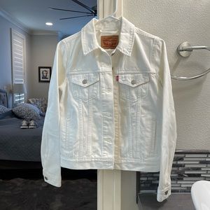 Levi’s Jean jacket - NWOT